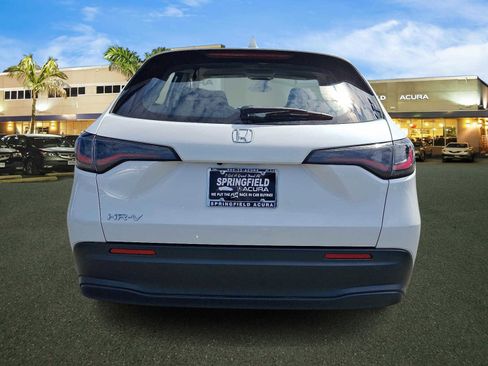 Used 2023 Honda HR-V LX image 6