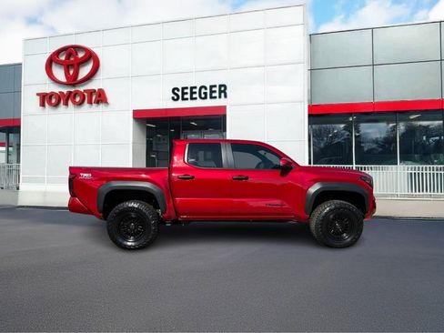 Used 2024 Toyota Tacoma image 2
