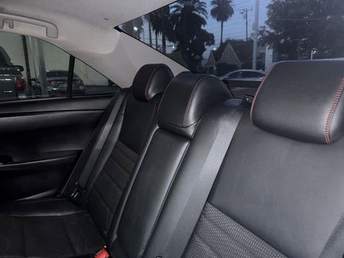 Used 2017 Toyota Camry SE image 13