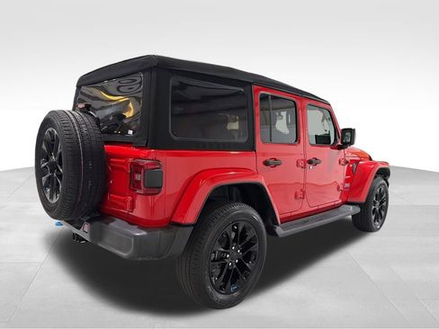 Used 2022 Jeep Wrangler Unlimited Sahara w/ Cold Weather Group image 6