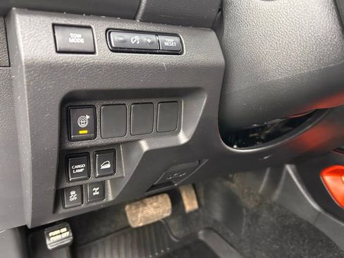 Used 2024 Nissan Frontier PRO-4X w/ Technology Package image 22