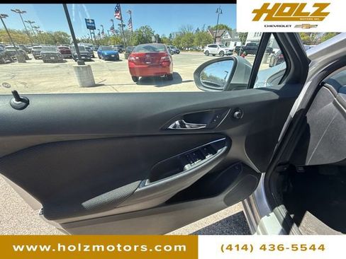 Certified 2017 Chevrolet Cruze LT w/ Convenience Package FWD image 21
