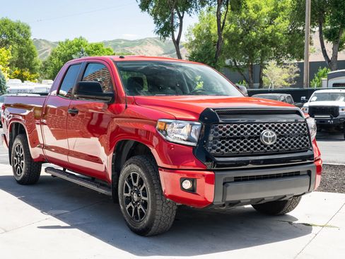 Used 2019 Toyota Tundra SR5 w/ SX Package AWD/4WD image 11