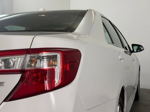 Used 2012 Toyota Camry XLE w/ Leather Pkg FWD image 64