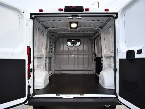 New 2026 RAM ProMaster 1500 w/ Quick Order Package 22G SLT image 8