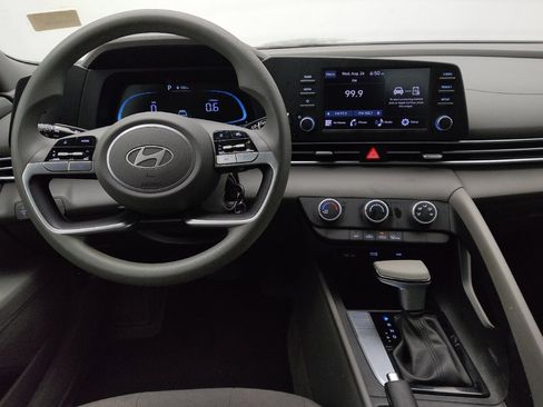 Used 2025 Hyundai Elantra SE FWD image 22