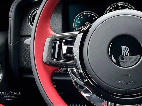 Used 2024 Rolls-Royce Cullinan Black Badge image 17
