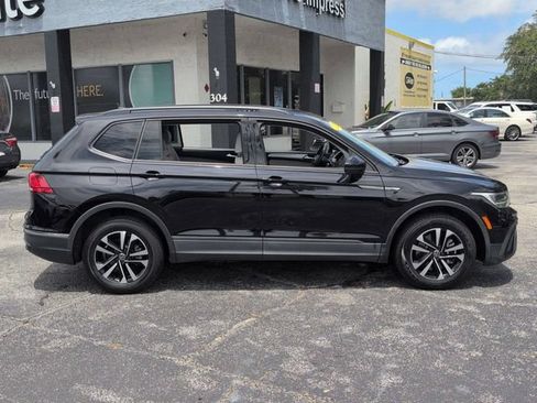 Used 2022 Volkswagen Tiguan S FWD image 4
