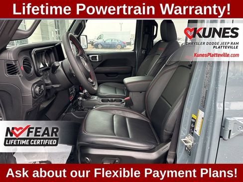 Used 2024 Jeep Gladiator Rubicon image 17