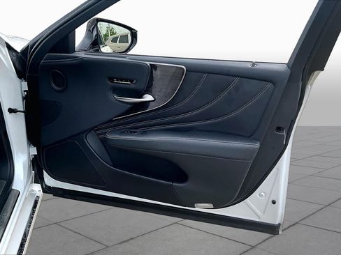 Certified 2024 Lexus LS 500 w/ Interior Upgrade Package RWD image 26