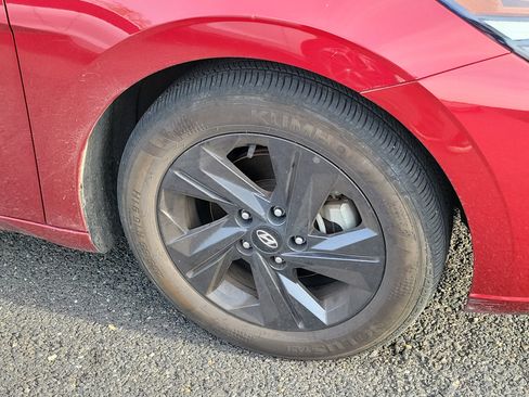 Used 2023 Hyundai Elantra SEL image 4