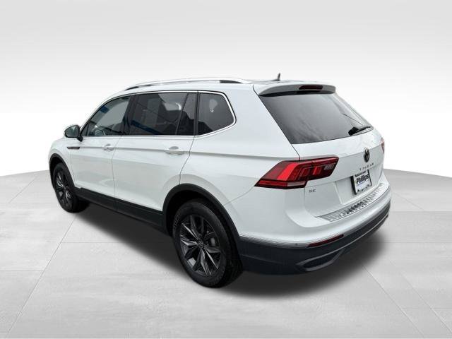 Used 2023 Volkswagen Tiguan SE w/ Panoramic Sunroof Package AWD/4WD image 10
