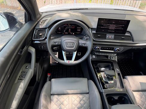 Used 2024 Audi SQ5 Premium Plus w/ Premium Plus Package AWD/4WD image 3