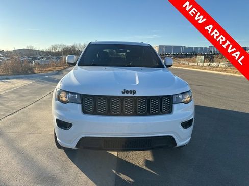 Used 2018 Jeep Grand Cherokee Altitude image 8