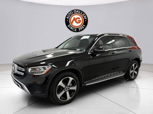 Used 2021 Mercedes-Benz GLC 300 image 3