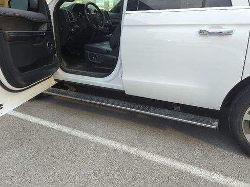 Used 2021 Ford Expedition Max Limited image 8