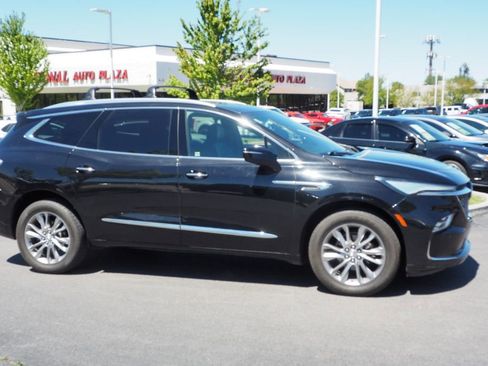 Used 2023 Buick Enclave Avenir w/ Avenir Technology Package FWD image 8