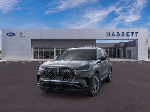 New 2026 Lincoln Aviator AWD image 2