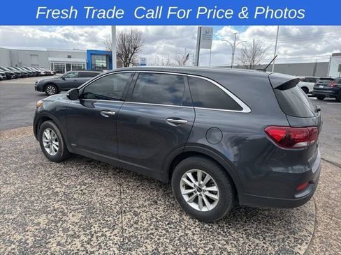 Used 2019 Kia Sorento LX image 4
