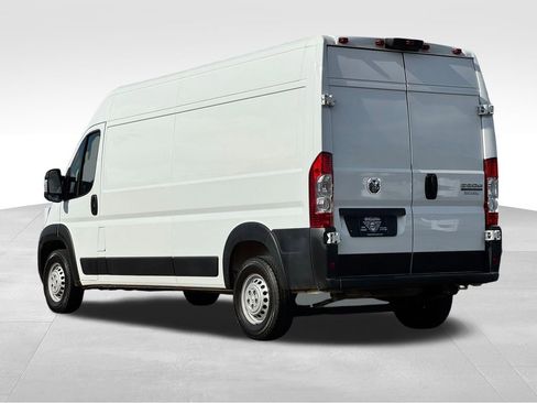 Used 2024 RAM ProMaster 2500 w/ Convenience Group FWD image 4