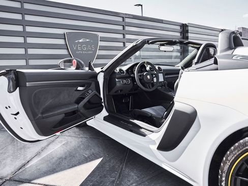 Used 2025 Porsche 718 Boxster Spyder RS RWD image 36