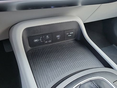 Used 2024 Hyundai Kona SEL AWD/4WD image 25