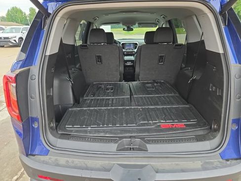 Used 2023 GMC Acadia SLE w/ Driver Convenience Package FWD image 19