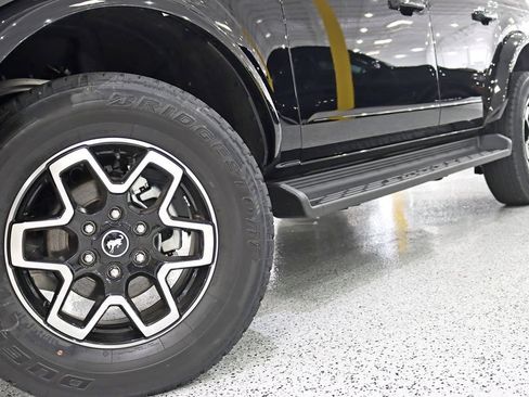 Used 2025 Ford Bronco Outer Banks AWD/4WD image 4