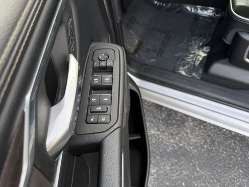 Used 2025 RAM 1500 Laramie image 16