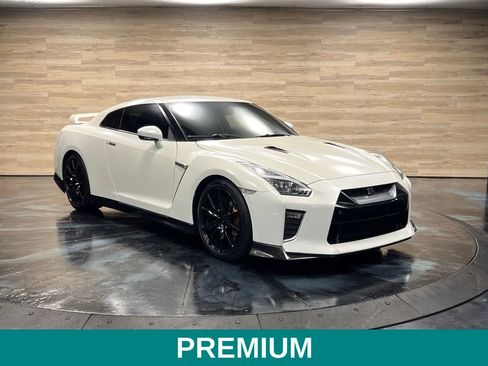 Used 2020 Nissan GT-R Premium AWD/4WD image 1