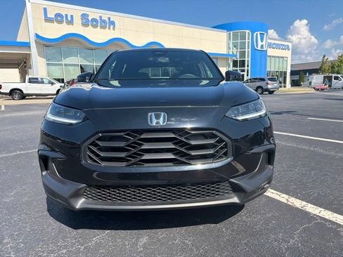 Certified 2025 Honda HR-V Sport image 3