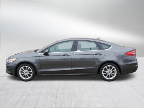 Used 2020 Ford Fusion SE image 4