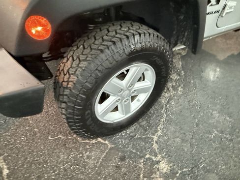 Used 2008 Jeep Wrangler X image 9