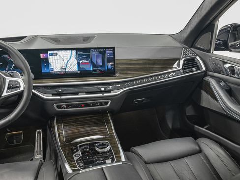 Used 2023 BMW X7 xDrive40i w/ Executive Package image 32
