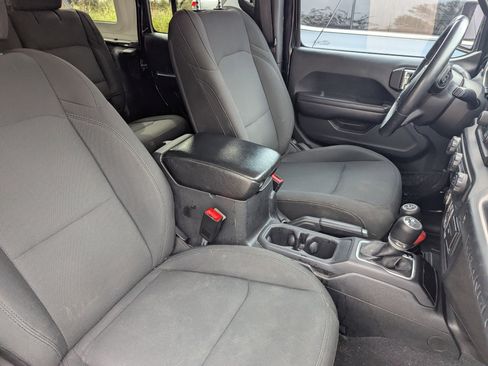 Used 2018 Jeep Wrangler Unlimited Sport S image 8