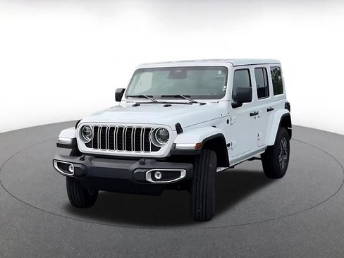 Used 2025 Jeep Wrangler Unlimited Sahara AWD/4WD image 7