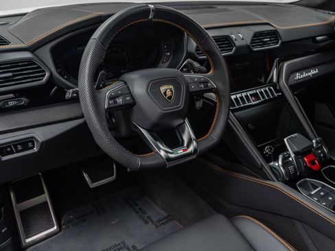 Used 2022 Lamborghini Urus AWD/4WD image 13