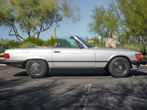Used 1989 Mercedes-Benz 560 SL image 9