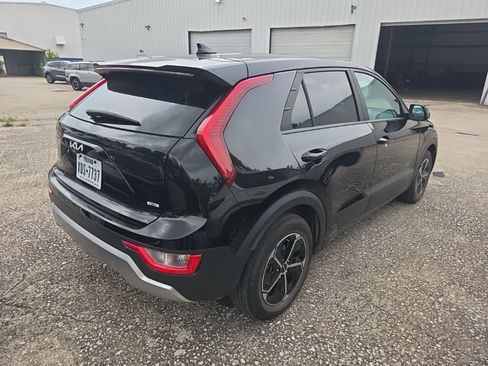 Used 2025 Kia Niro LX FWD image 9