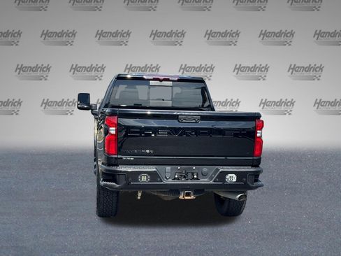 Used 2024 Chevrolet Silverado 2500 LT w/ Midnight Edition AWD/4WD image 9