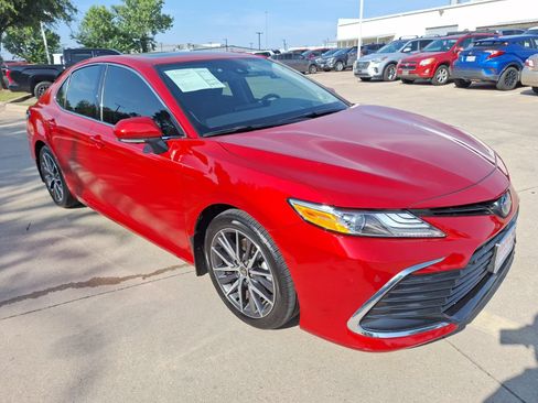 Used 2023 Toyota Camry XLE w/ Navigation Package FWD image 8