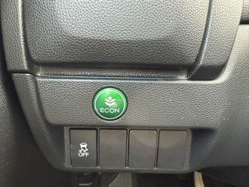 Used 2018 Honda Fit LX image 18