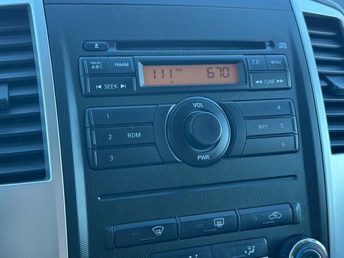 Used 2010 Nissan Frontier SE image 14