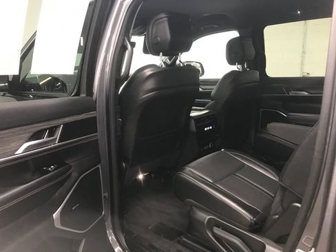 Used 2024 Jeep Wagoneer Series II image 26