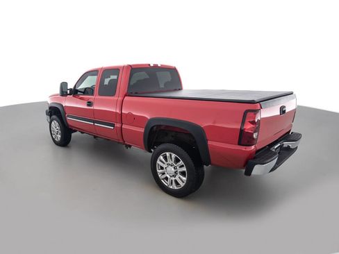 Used 2005 Chevrolet Silverado 2500 LS w/ Heavy-Duty Power Package image 7