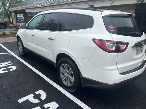 Used 2015 Chevrolet Traverse LT w/ Traveler's Package FWD image 12