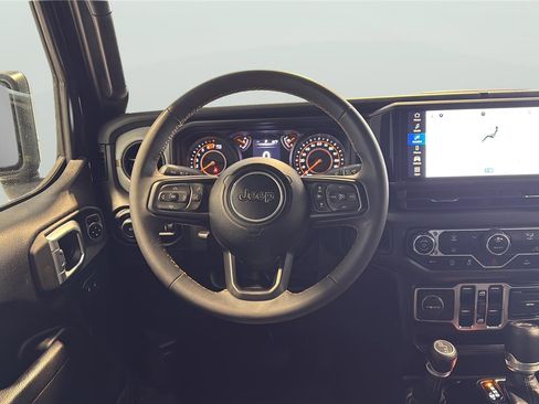 Used 2024 Jeep Wrangler Unlimited Sport AWD/4WD image 12
