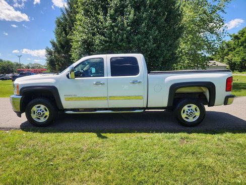 Used 2011 Chevrolet Silverado 2500 LT w/ Interior Plus Package AWD/4WD image 1