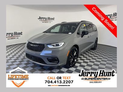 Used 2025 Chrysler Pacifica Limited