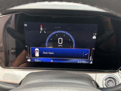 Used 2025 Chevrolet Trax LT w/ Driver Confidence Package FWD image 4